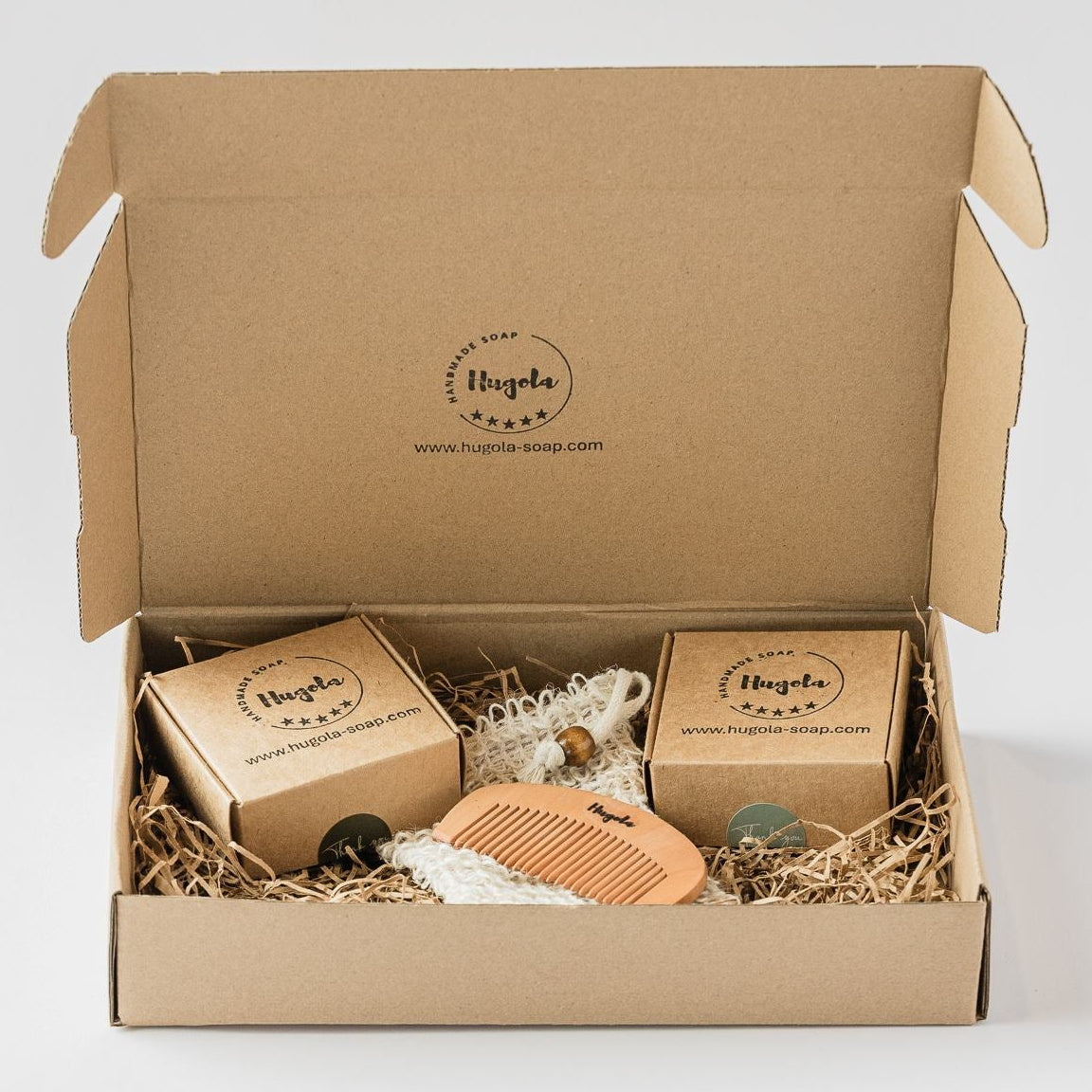 Gift Set Monika palm‑free handmade soaps with travel comb and soap bag styled for everyday use