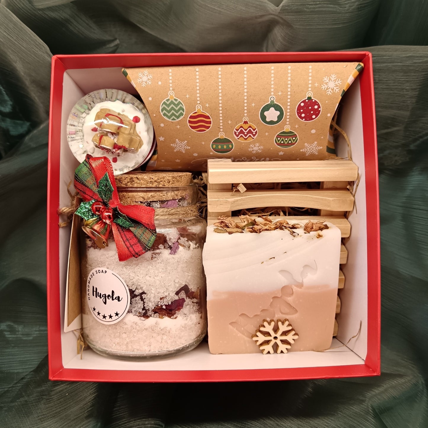 Winter Floral Harmony - Christmas Gift Box